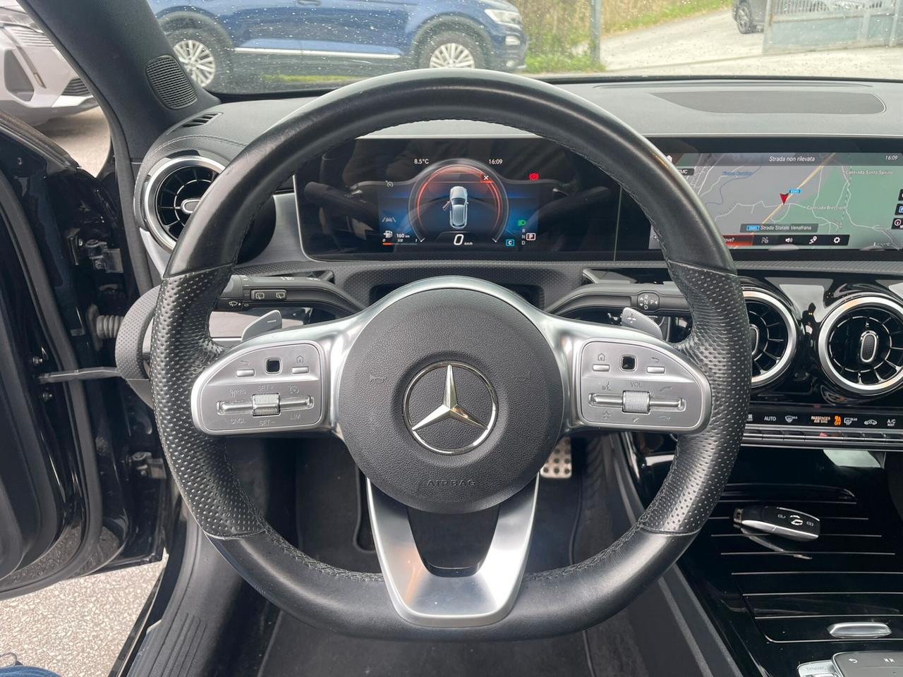 MERCEDES CLASSE A 180d PREMIUM AMG LINE *TETTO*