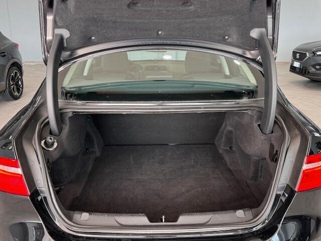 Jaguar XE 2.0 D 180 CV AWD aut. Portfolio