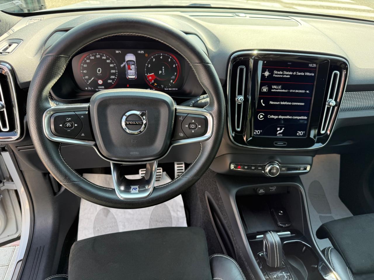 Volvo XC40 T4 Geartronic R-design 190CV PERLATO