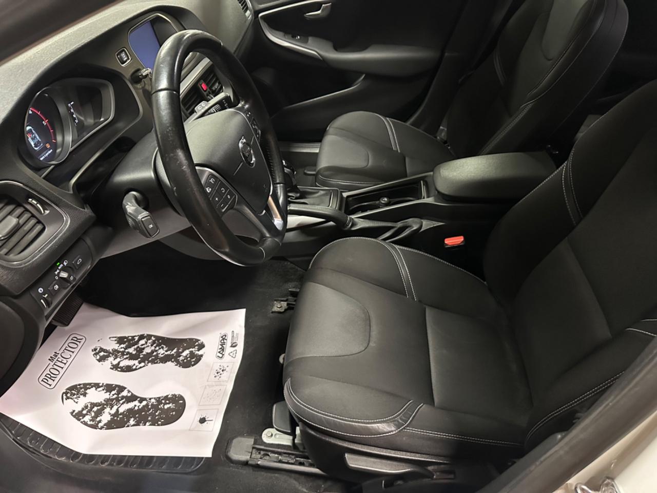 Volvo V40 D2 Geartronic Business Plus