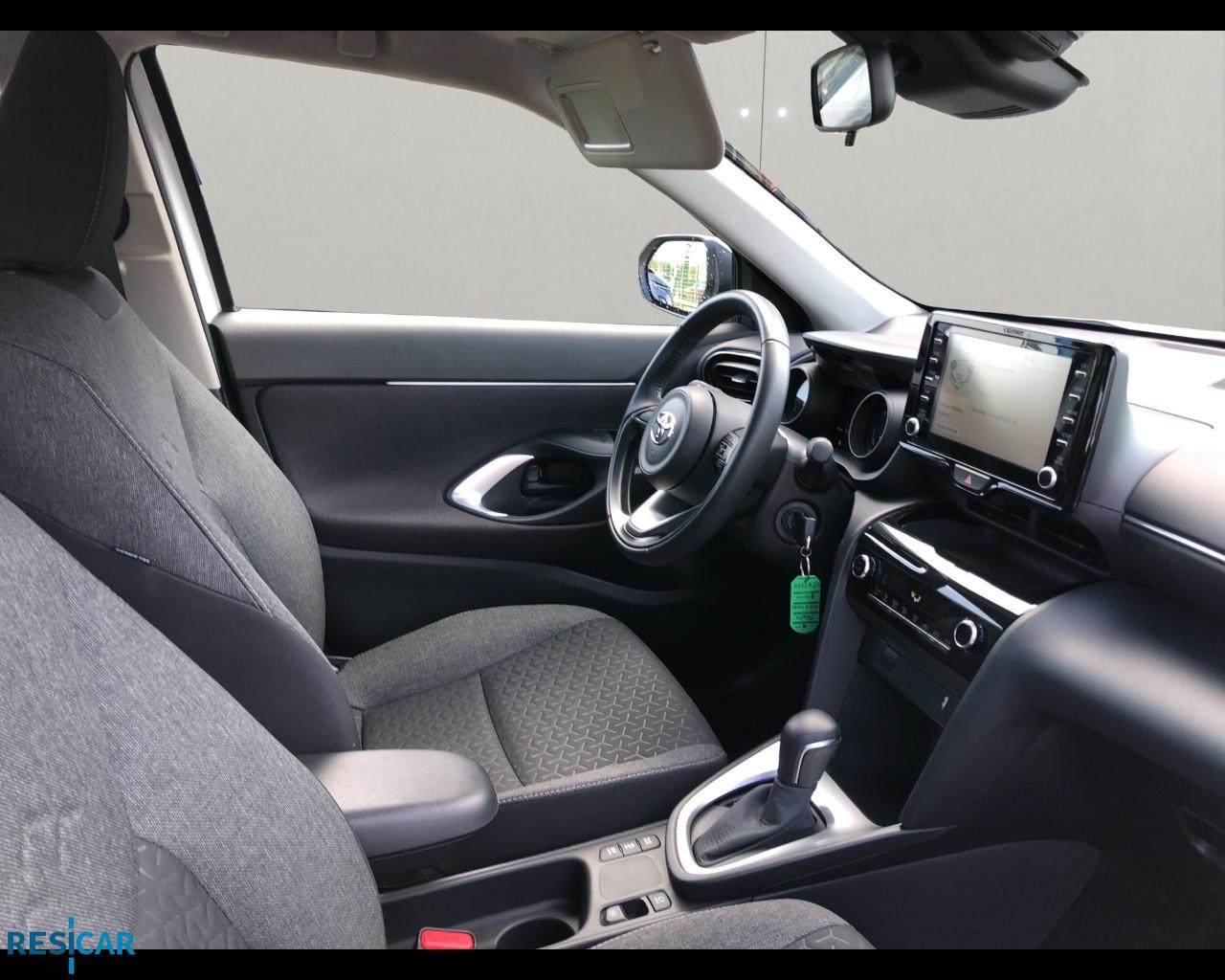 TOYOTA Yaris Cross 1.5h Active fwd 116cv e-cvt