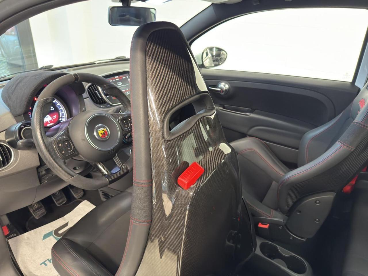 Abarth 595 1.4 Turbo T-Jet 180 CV Esseesse