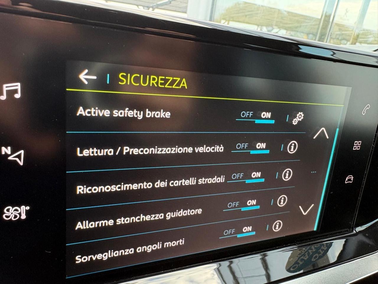 Peugeot 208 GT Line motore elettrico 5 porte SPOTICAR