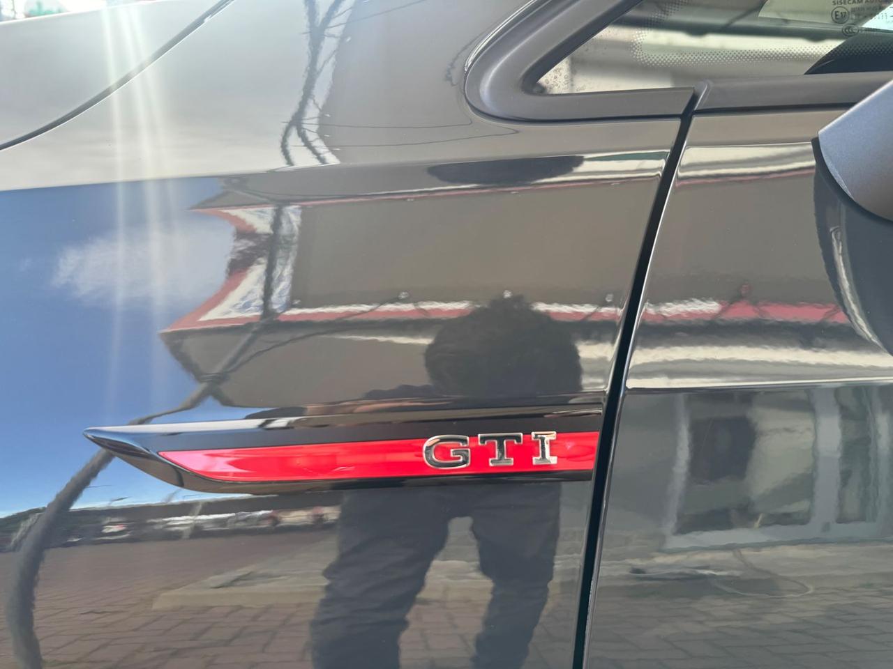 Volkswagen Golf GTI Ultimate 2.0 TSI GTI #10740