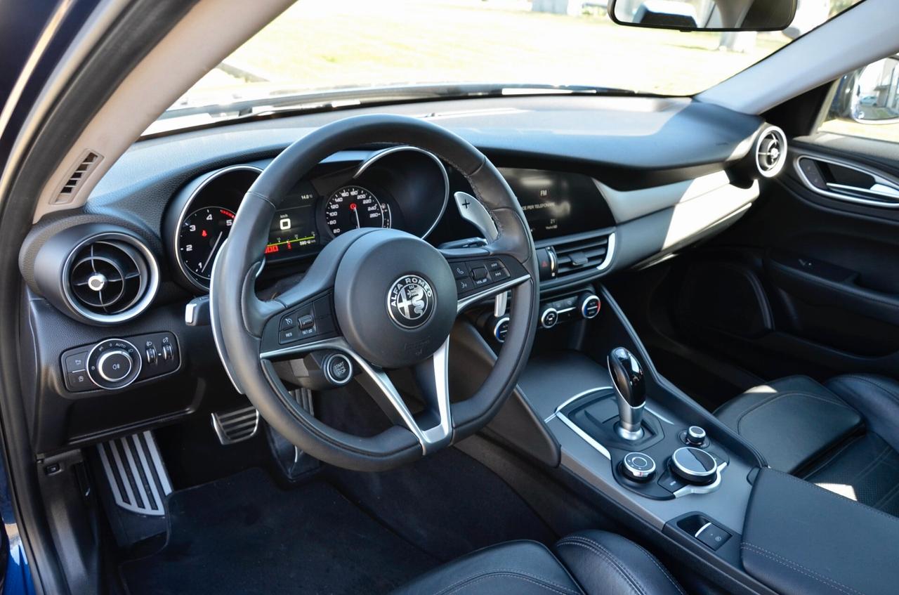 ALFA ROMEO GIULIA 2.2 T VELOCE Q4 210cv AWD AUTO, SERVICE UFF FCA, EURO 6B, 19", XENO, APPLE ANDROID, PERMUTE