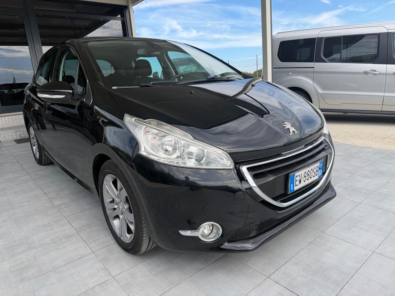 Peugeot 208 1.4 HDi 68 CV 5 porte Allure