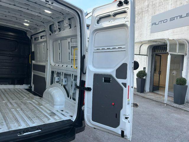 VOLKSWAGEN Crafter 30 2.0 TDI 140CV PM-TA Furgone Logistic
