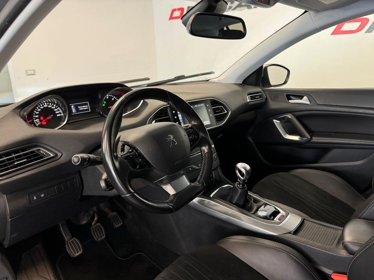 Peugeot 308 BlueHDi 120 S&S Allure UNIPROP 68.000 KM