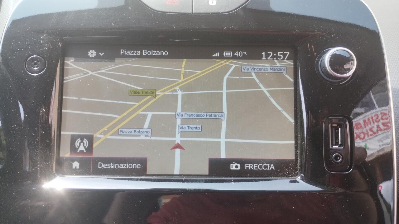 Renault Clio dCi 8V 75 CV 5 porte Moschino Zen NEOPATENTATI