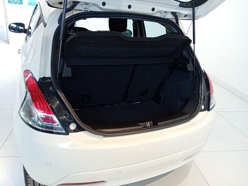 Lancia Ypsilon Ypsilon 1.0 FireFly 5 porte S&S Hybrid Platino