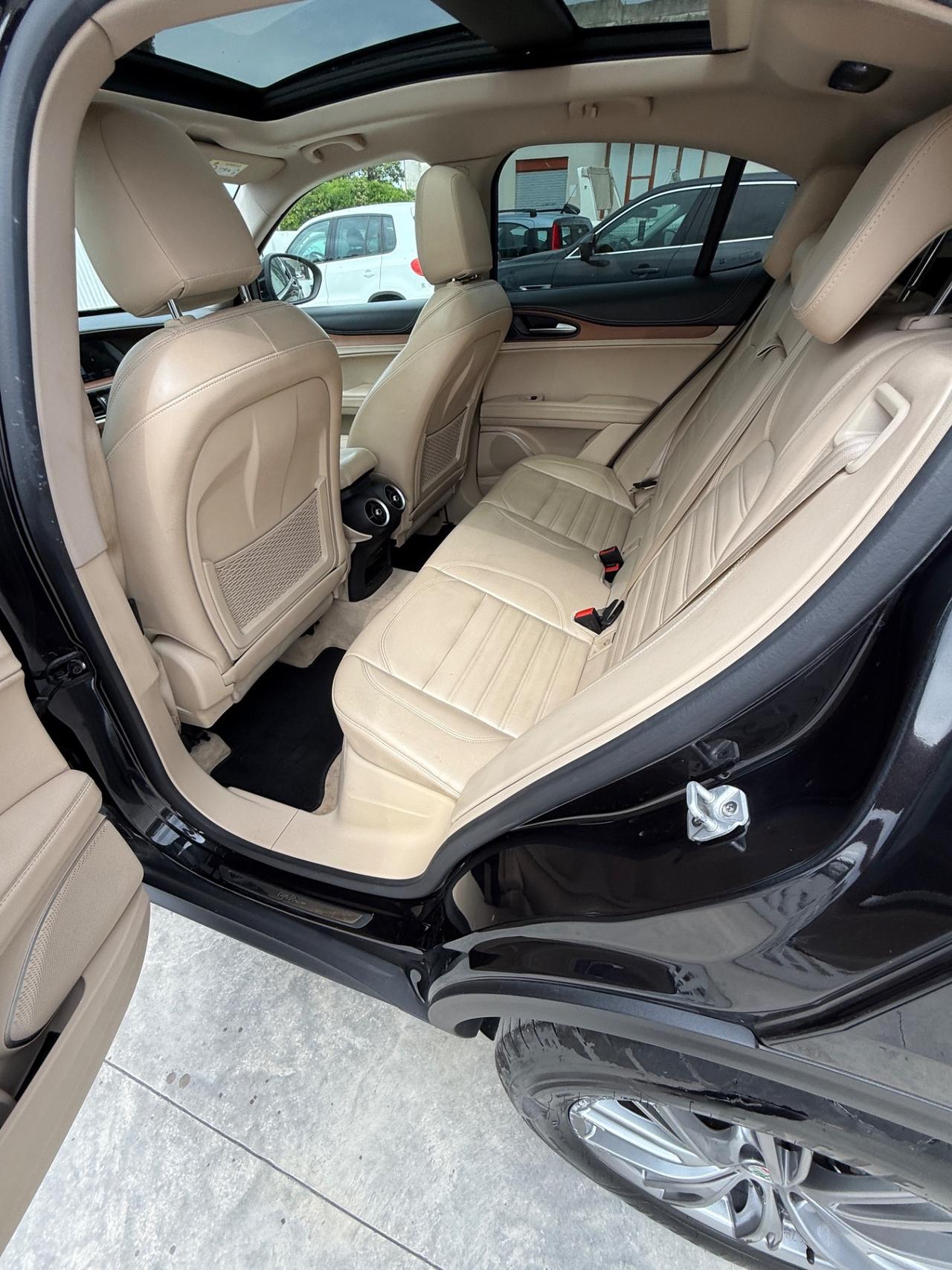 Alfa Romeo Stelvio 2.2 Turbodiesel 210 CV AT8 Q4 Executive