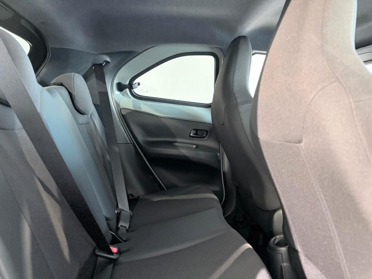 TOYOTA AYGO X LOUNGE NEOPATENTATI