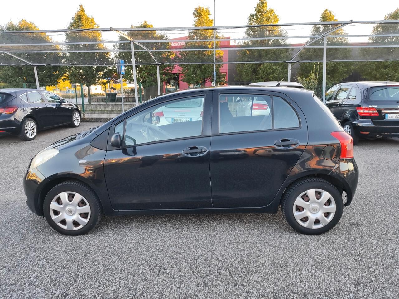 Toyota Yaris 1.0 5 porte