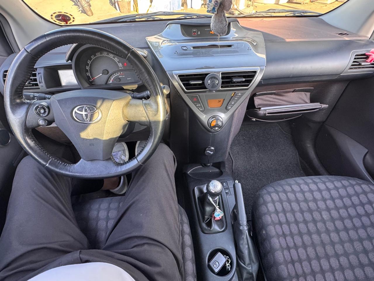 Toyota iQ 1.0 Sol
