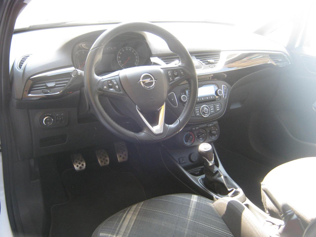 Opel Corsa 1.2 B-Color 3PT AUTOEMILIA