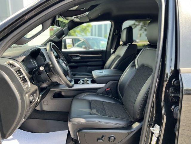 DODGE RAM 5.7 V8 Crew Cab Sport CLEAN TITLE N1