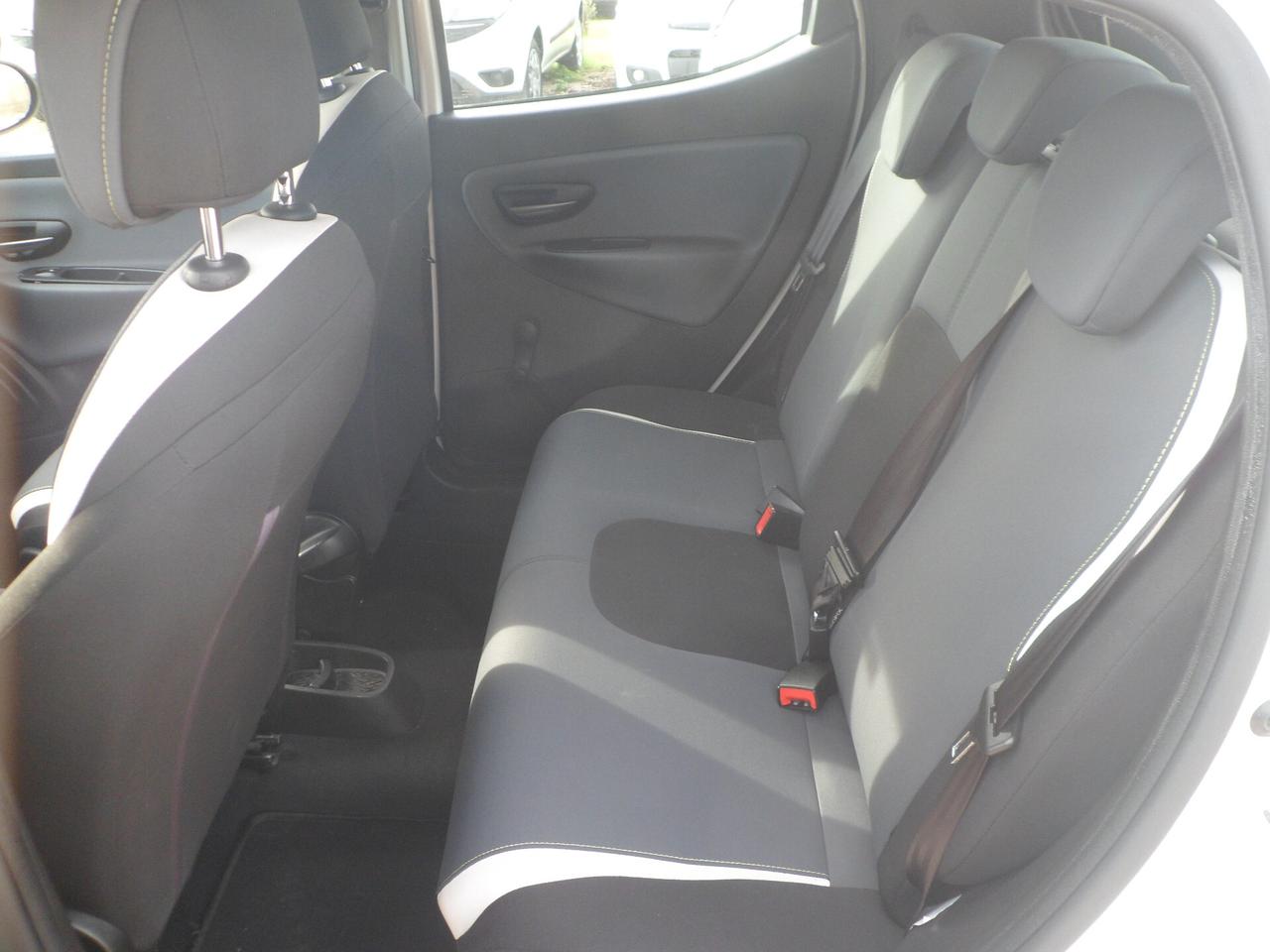 Lancia Ypsilon 0.9 TwinAir 85 CV 5 porte S&S Platinum