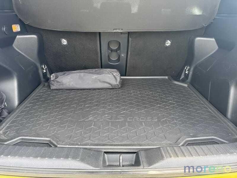 Toyota Yaris Cross 1.5h Premiere awd-i 116cv e-cvt