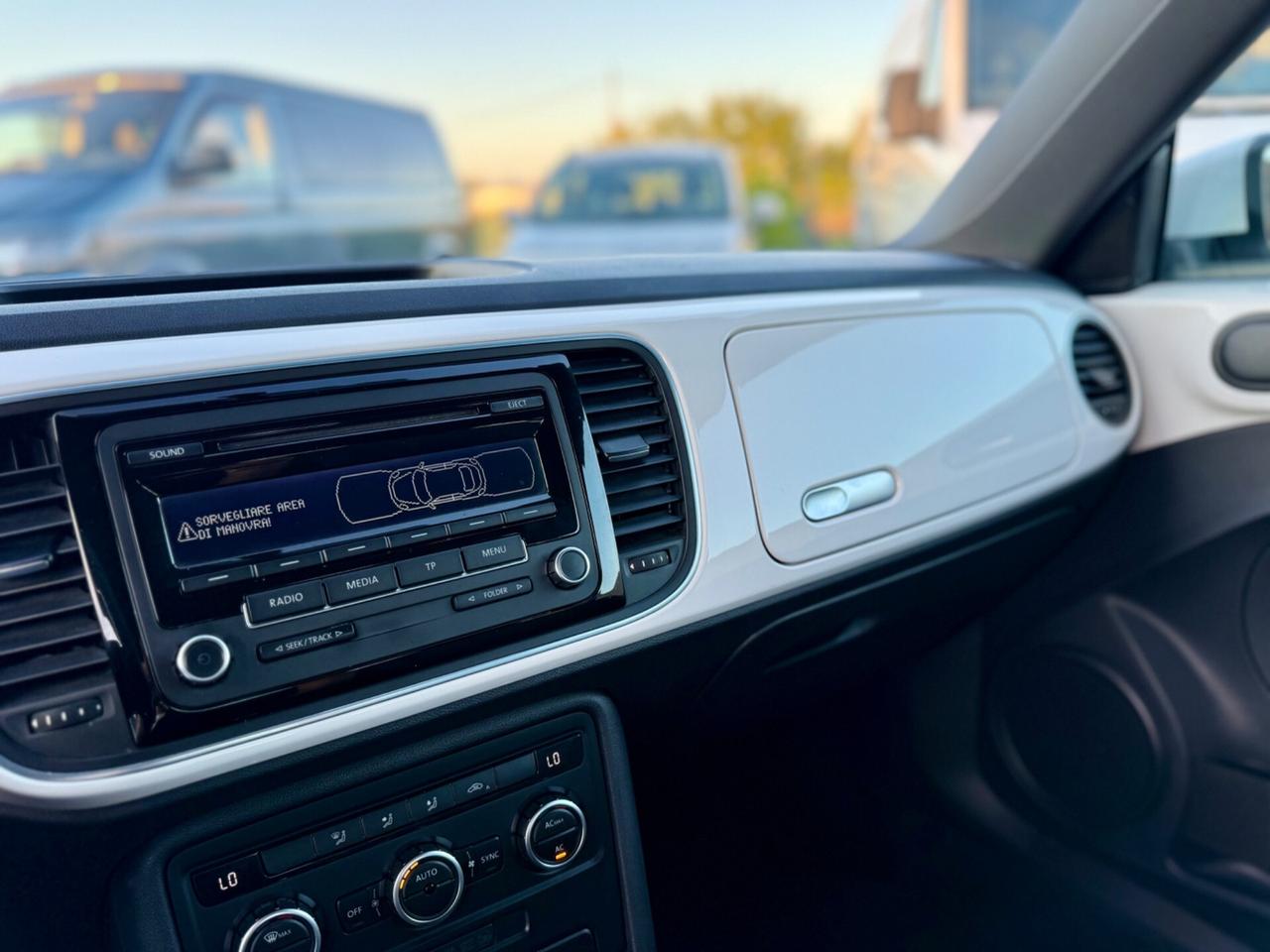 Volkswagen Maggiolino 1.6 TDI Design NEOPATENTATI