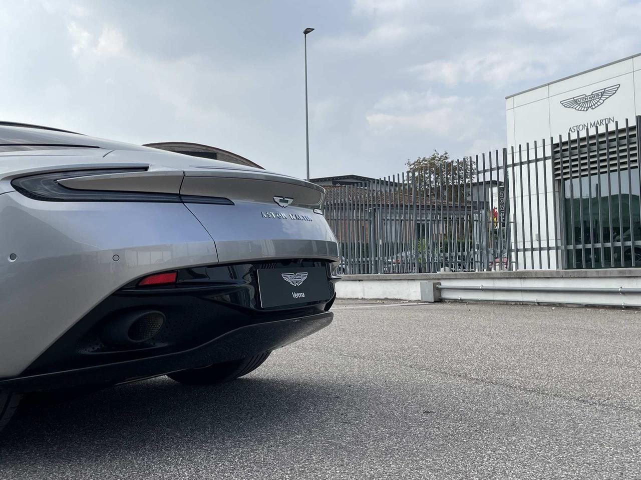 ASTON MARTIN DB12 Coupe 4.0 V8 auto