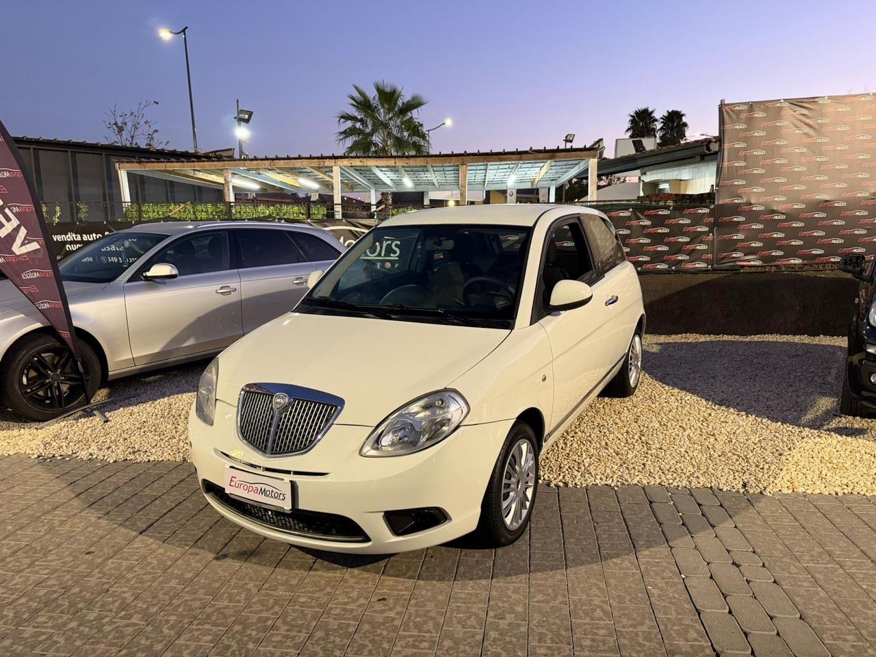 Lancia Ypsilon 1.2 Argento