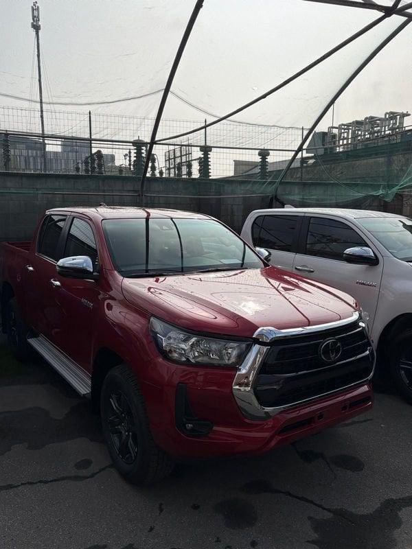 Toyota Hilux 2.4 D-4D A/T 4WD 4 porte Double Cab Lounge