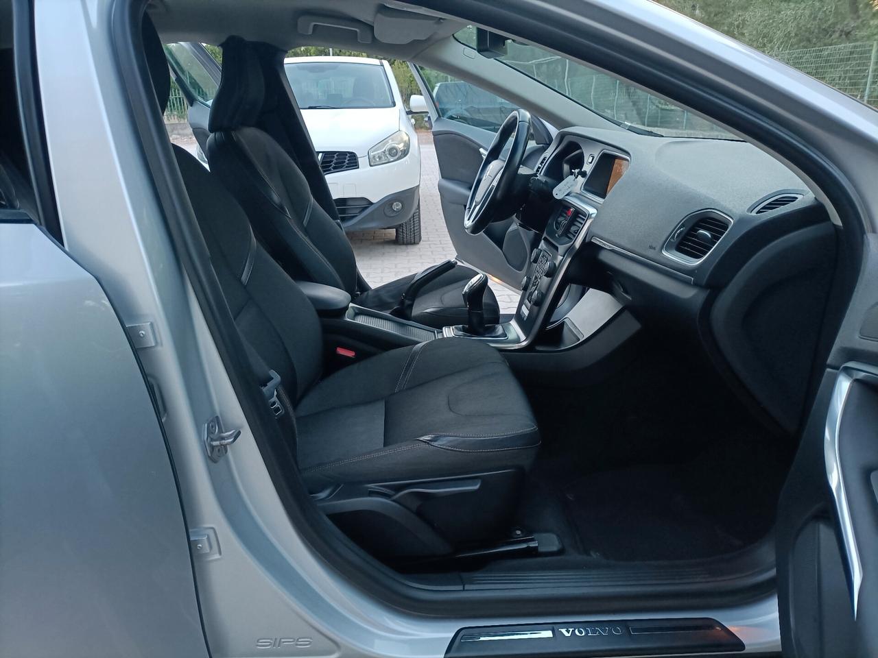 Volvo V40 Cross Country D2 1.6 Business
