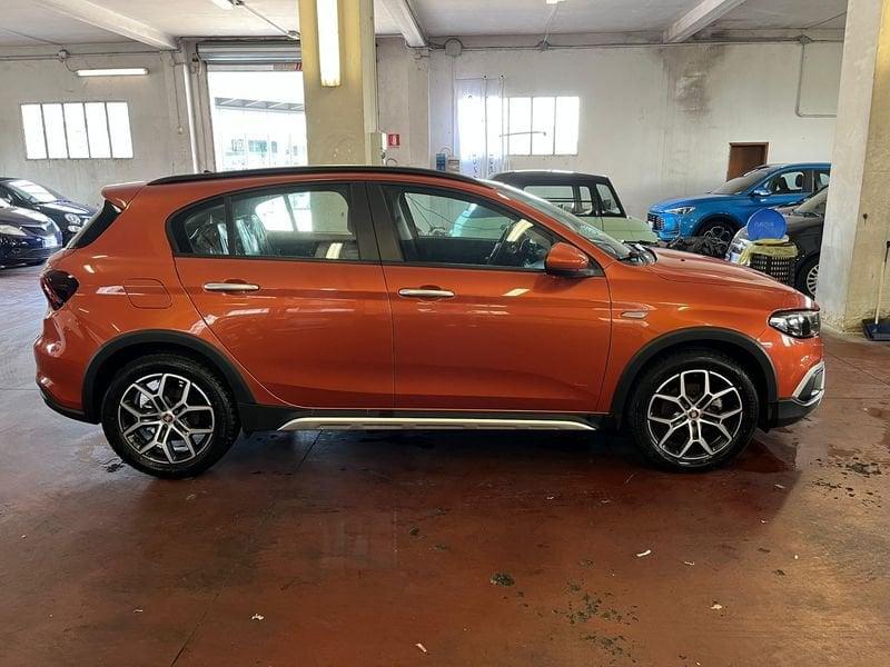 FIAT Tipo 1.5 Hybrid DCT 5 porte Cross