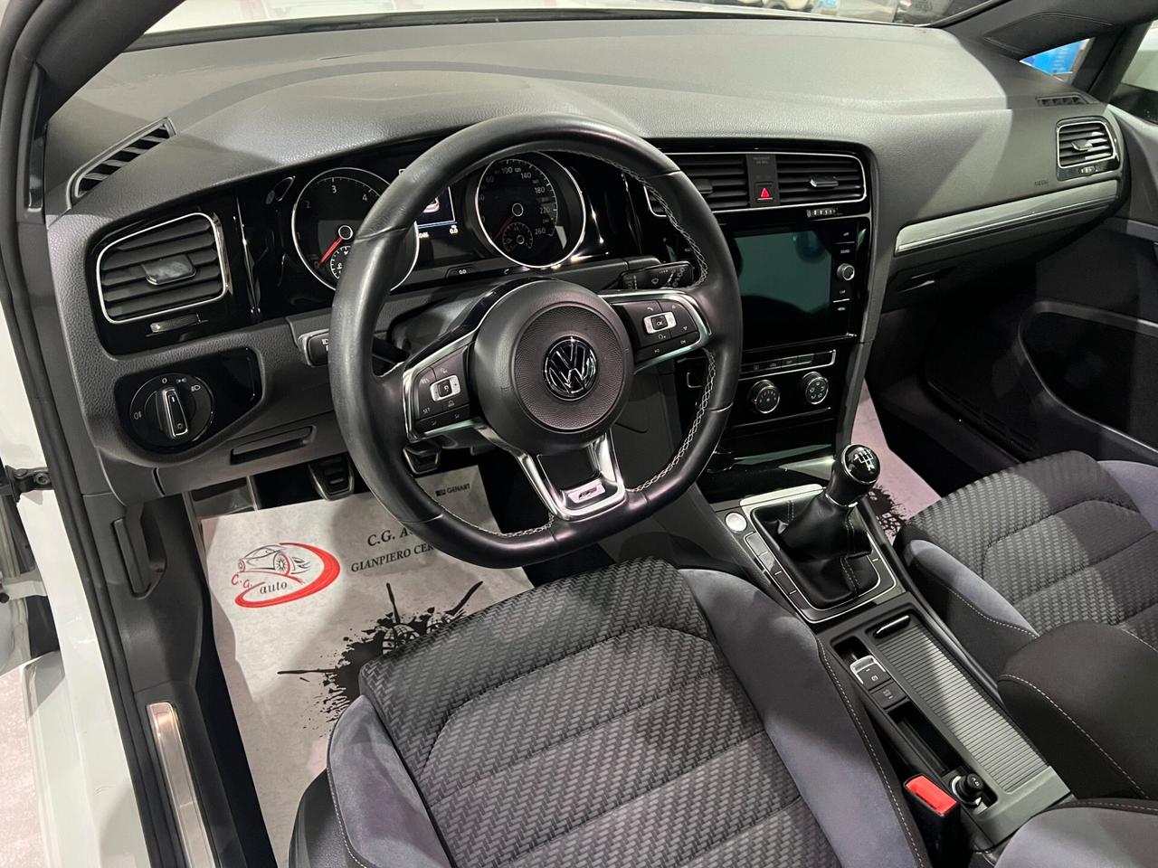 Volkswagen Golf 1.6 116 CV - R-LINE - 2017