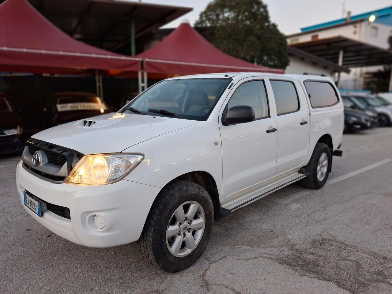 TOYOTA HILUX 2.5 D-4D 4WD DOPPIA CABINA