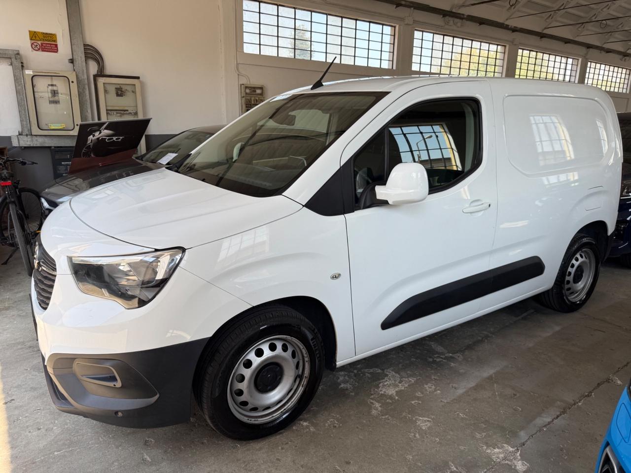 Opel Combo Cargo 1.5 Diesel 130CV S&S AT8 PC 1000kg Edition