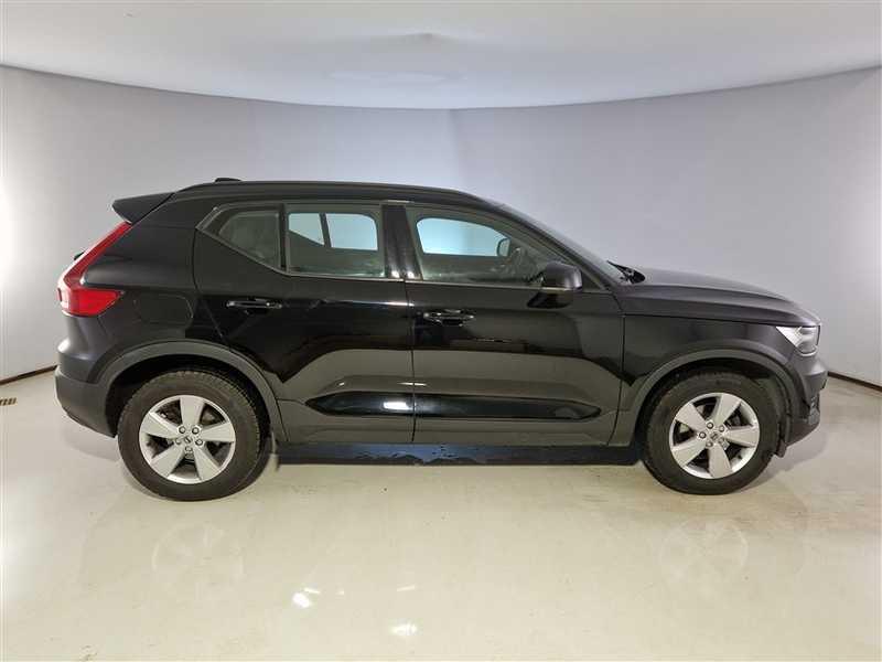 VOLVO XC40 T2 automatico Momentum Core