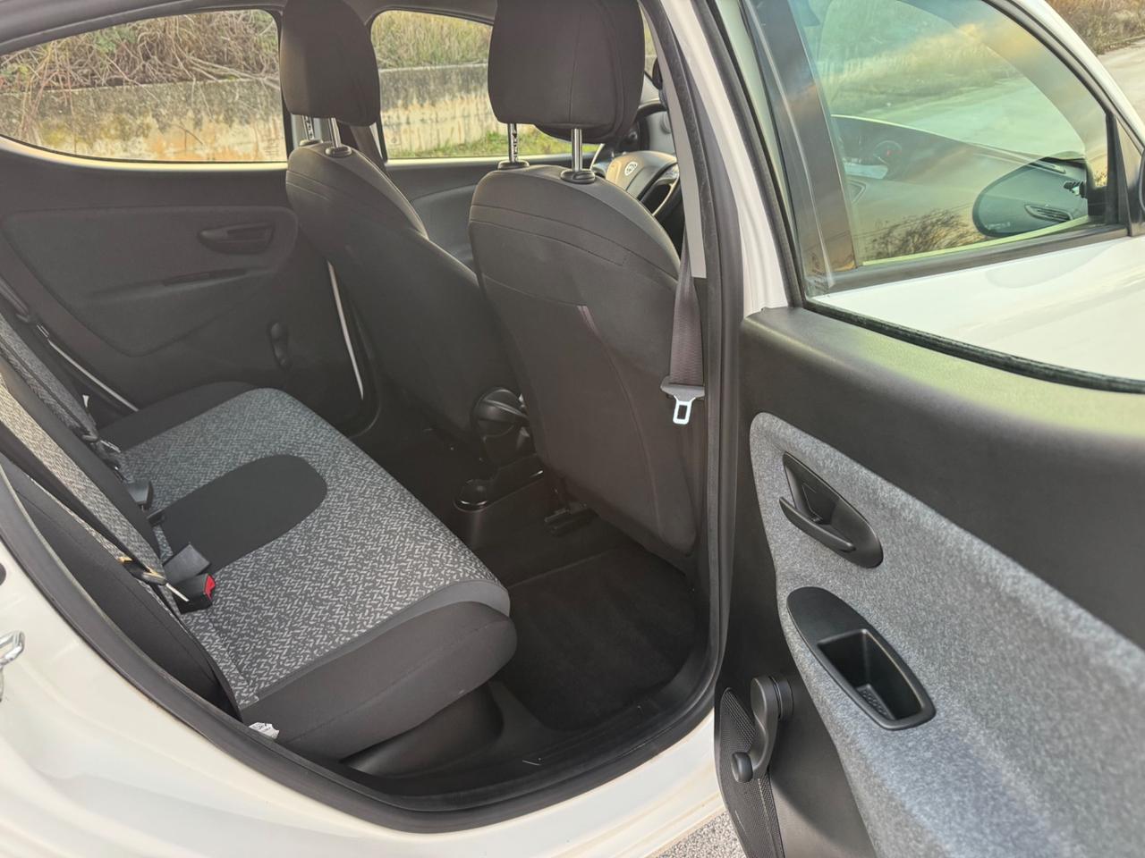 Lancia Ypsilon 1.2 69 CV 5 porte S&S Gold