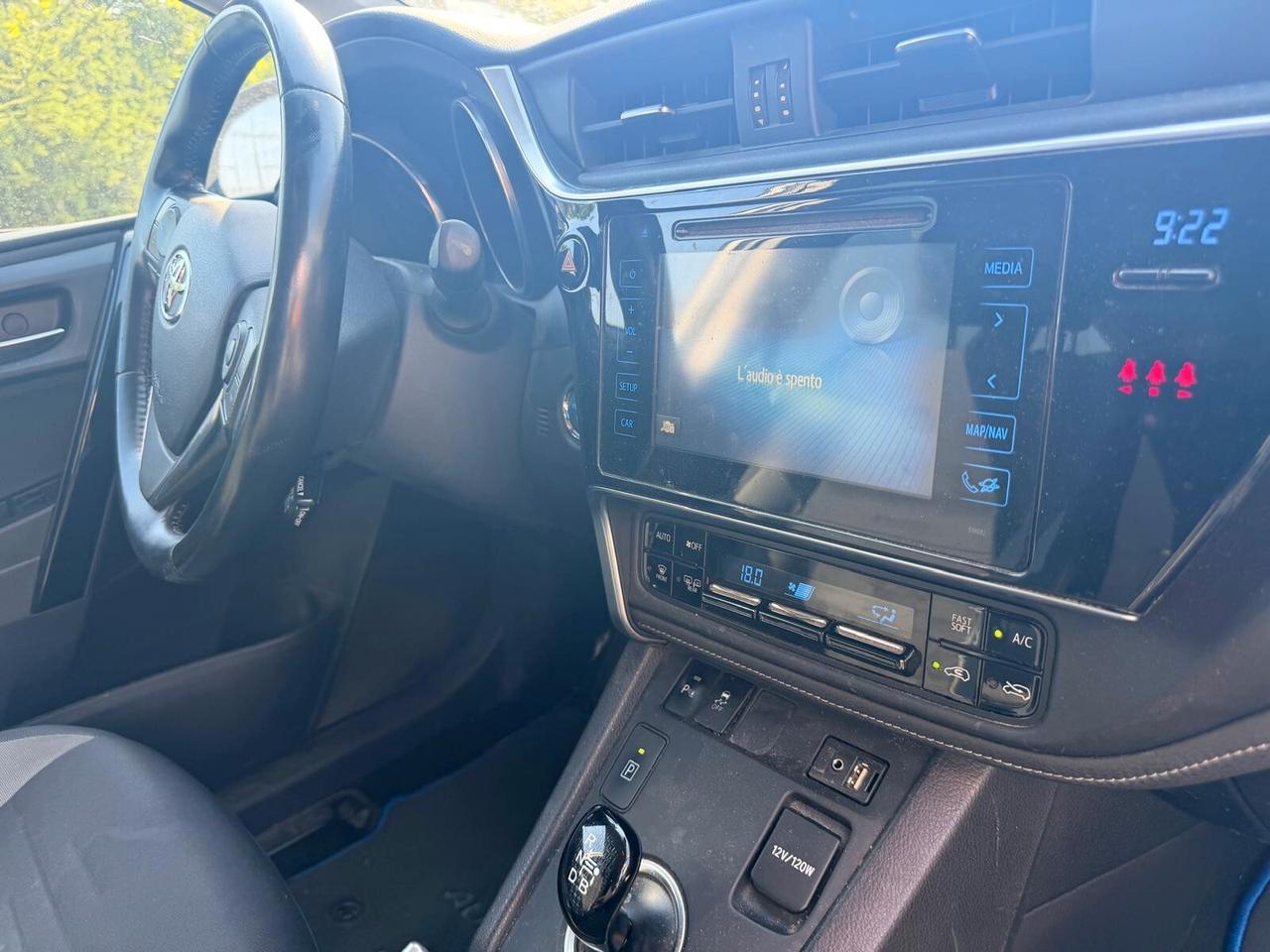 Toyota Auris Touring Sports 1.8 Hybrid Lounge