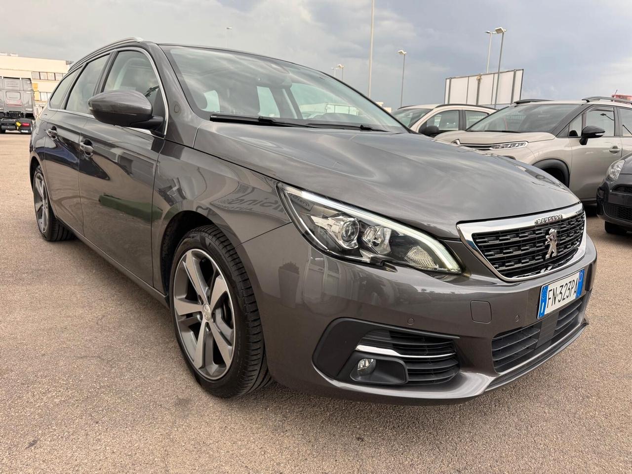 Peugeot 308 BlueHDi 130 S&S SW Allure