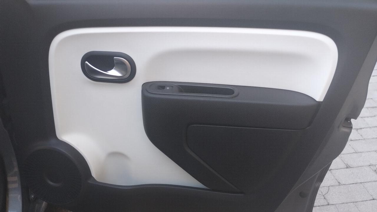 Renault Twingo SCe EDC Lovely