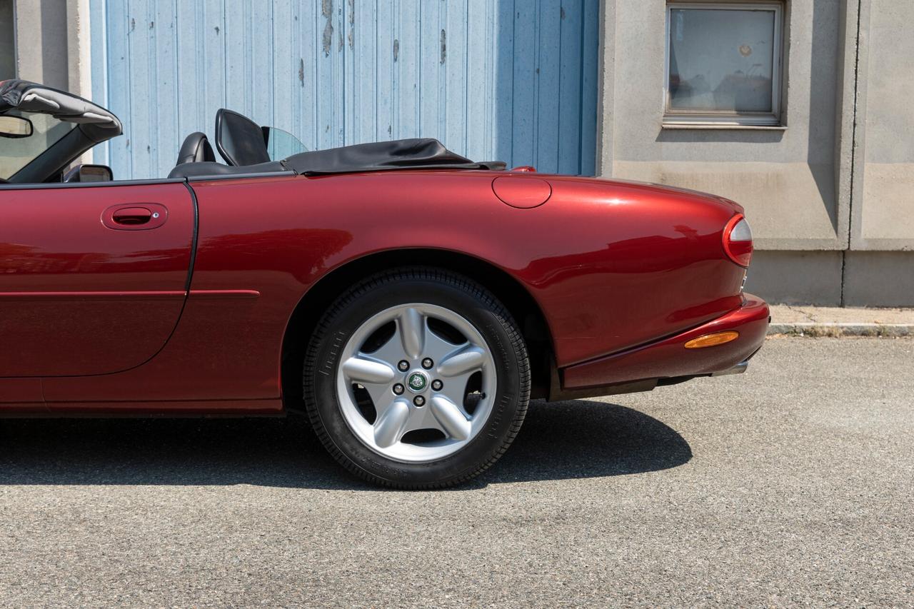 Jaguar XK *Stupenda * Tonneau*Frangivento*