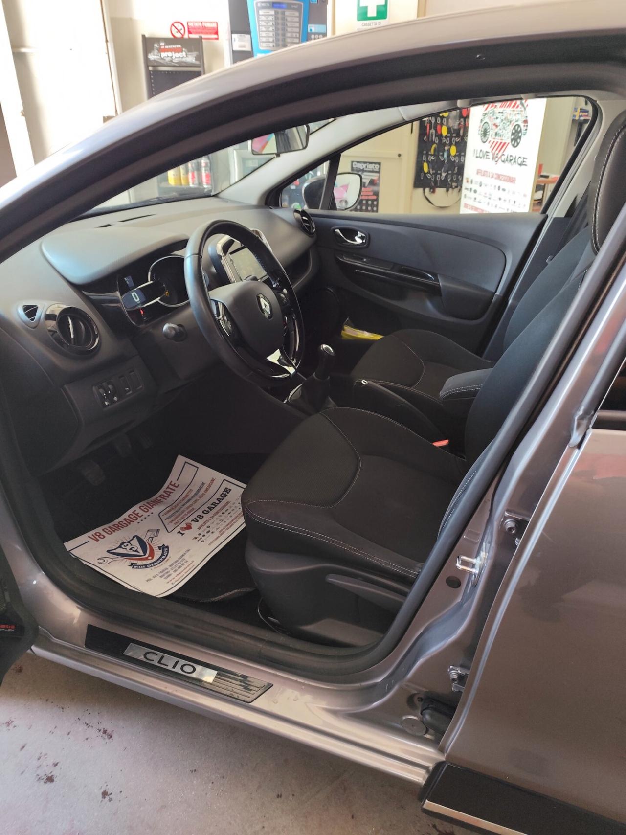 Renault Clio 1.2 75CV 5 porte Costume National