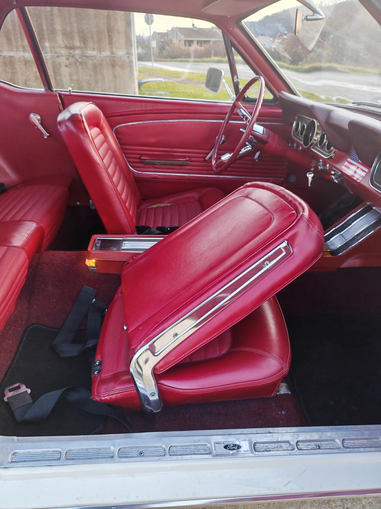Ford MUSTANG coupè (RESTAURO TOTALE)