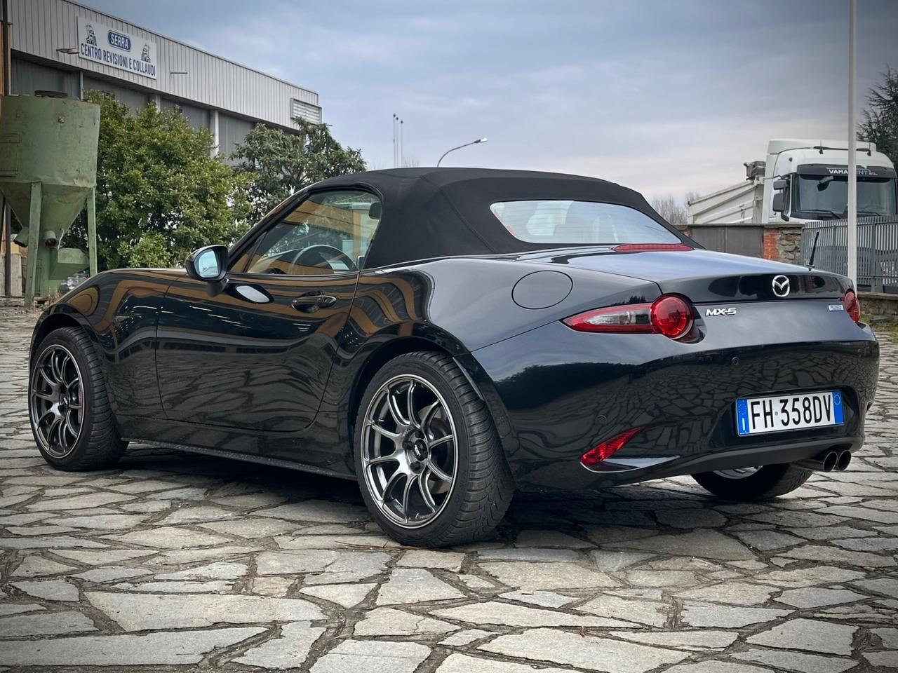 Mazda MX-5 2.0L Skyactiv-G RF Sport