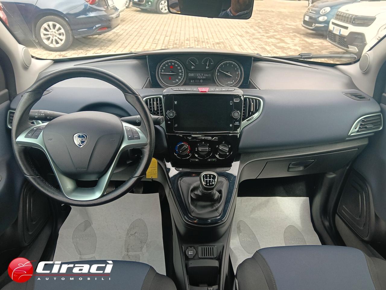 Lancia Ypsilon 1.0 5 p Hybrid Platino