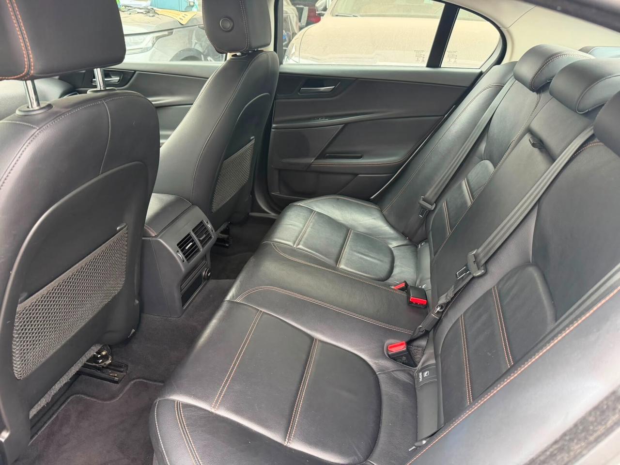 Jaguar XE XE 2.0d 180cv auto EURO 6