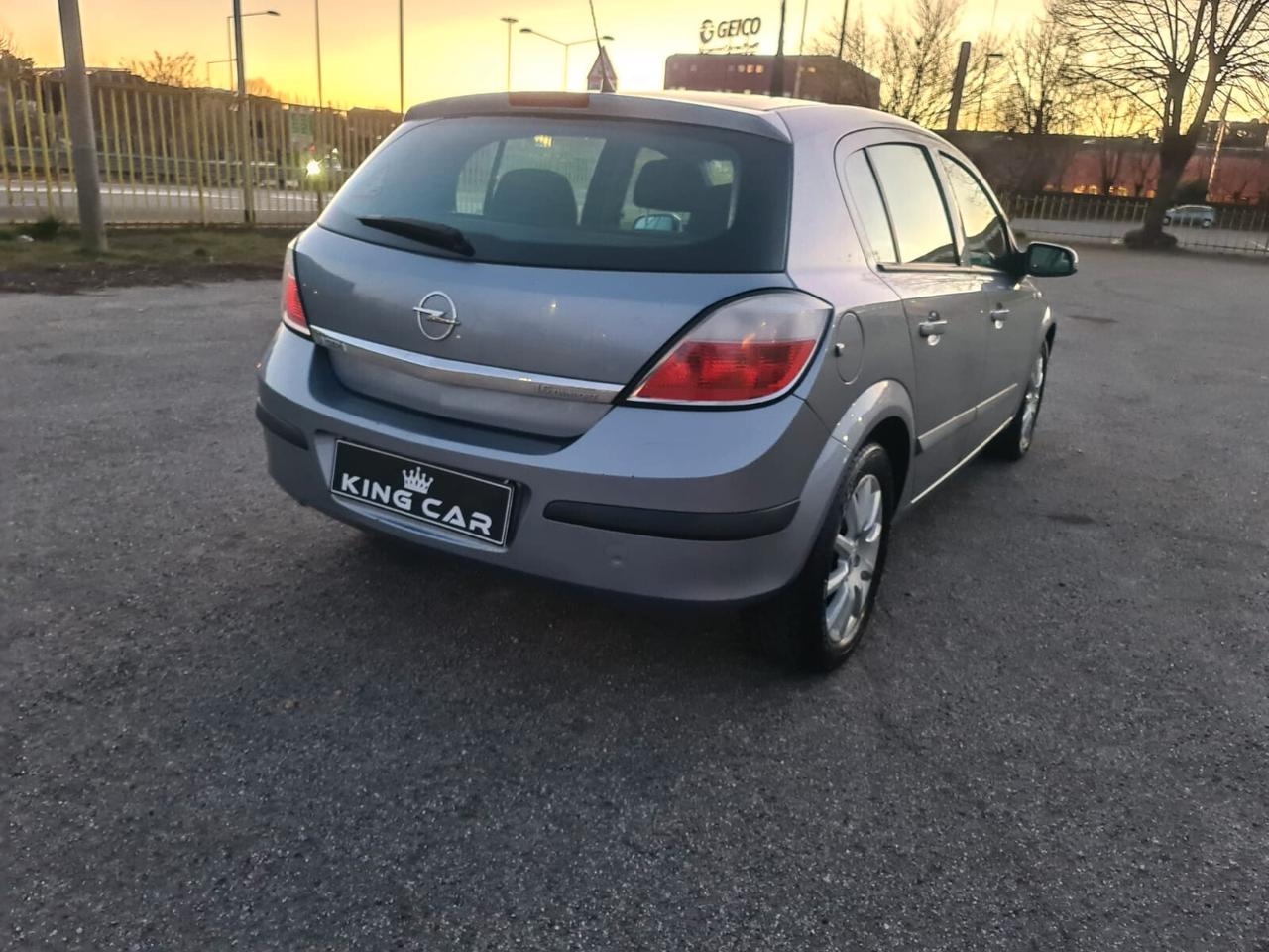 Opel Astra 1.6 16V Twinport 5 porte Cosmo