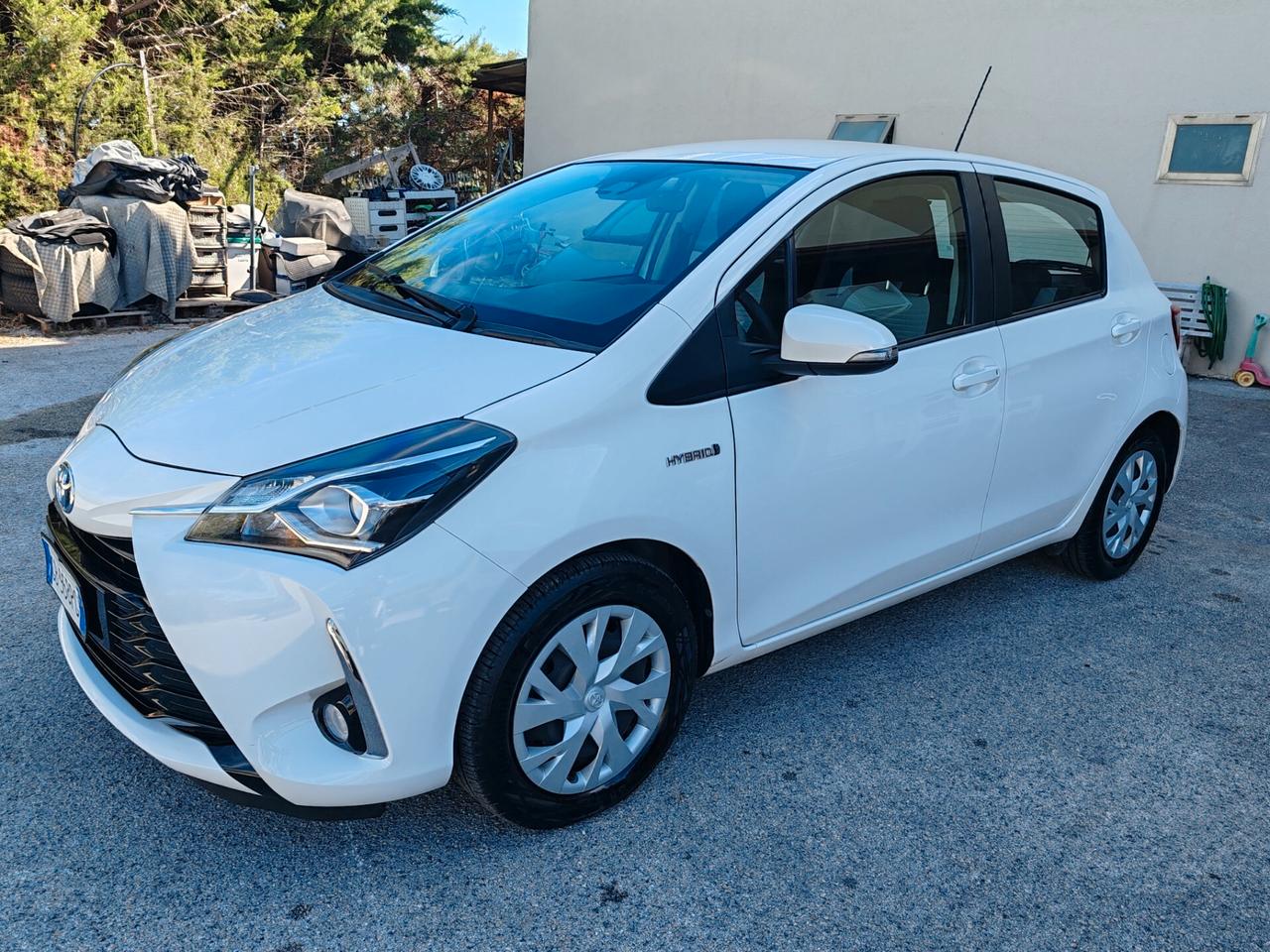 Toyota Yaris 1.5 Hybrid Business