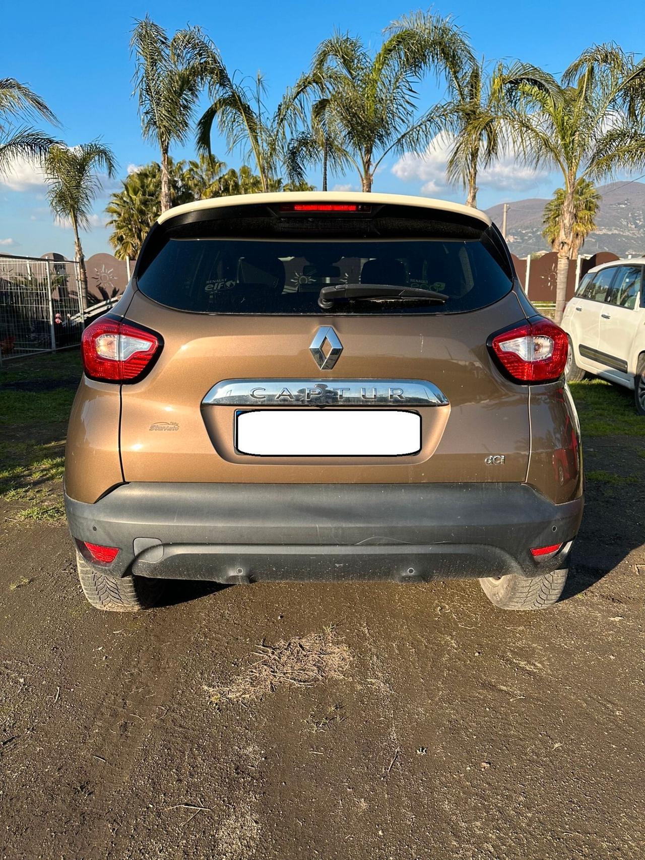 Renault Captur 1.5 90 Energy Iconic LEGGERMENTE SINISTRATA