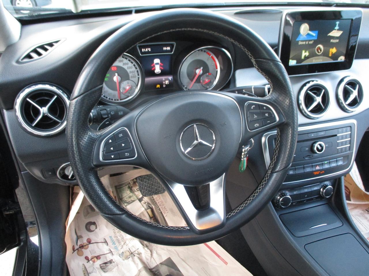 Mercedes-benz GLA 200 d Automatic PARI AL NUOVO