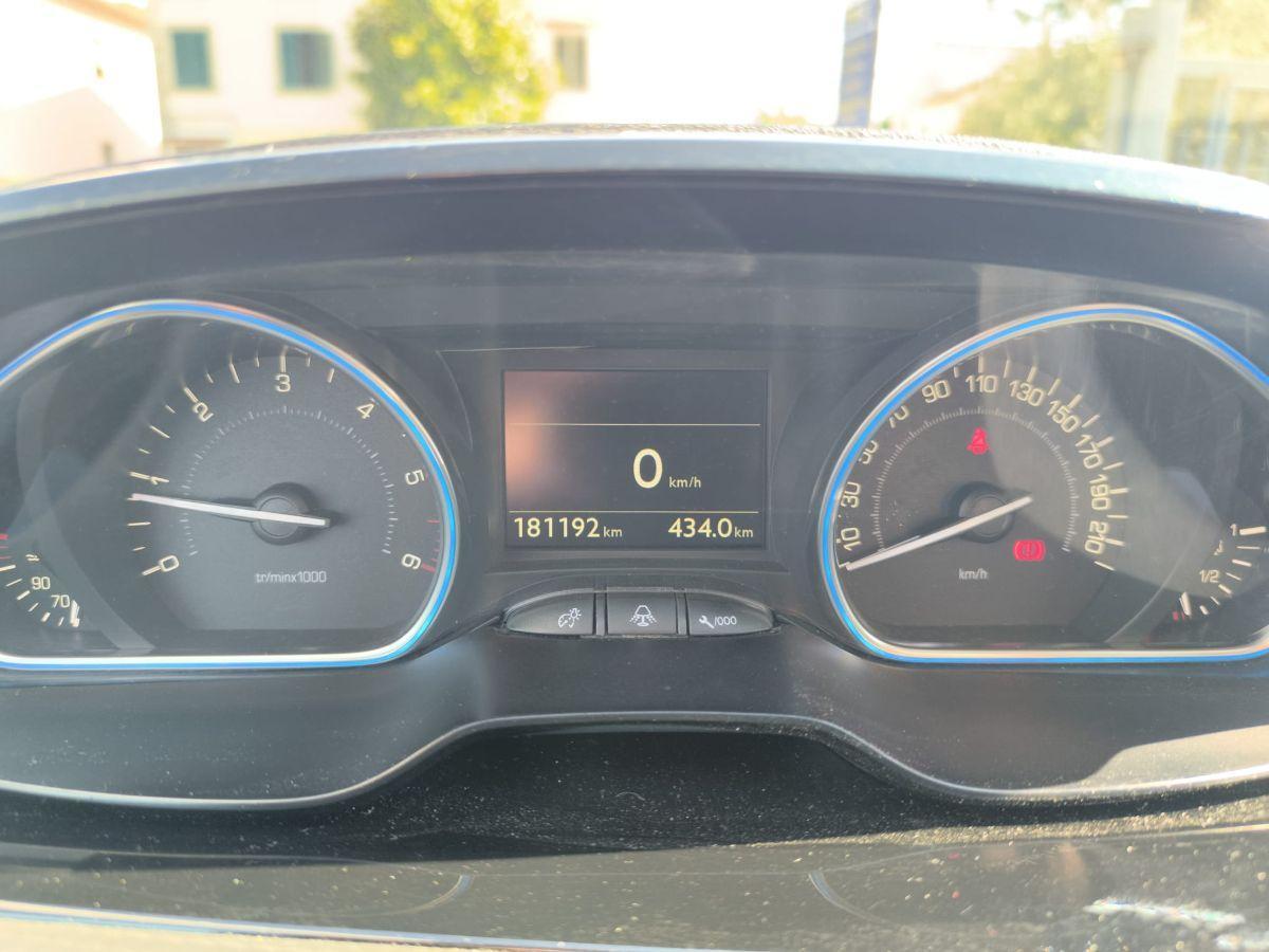 PEUGEOT - 2008 - BlueHDi 100 Allure