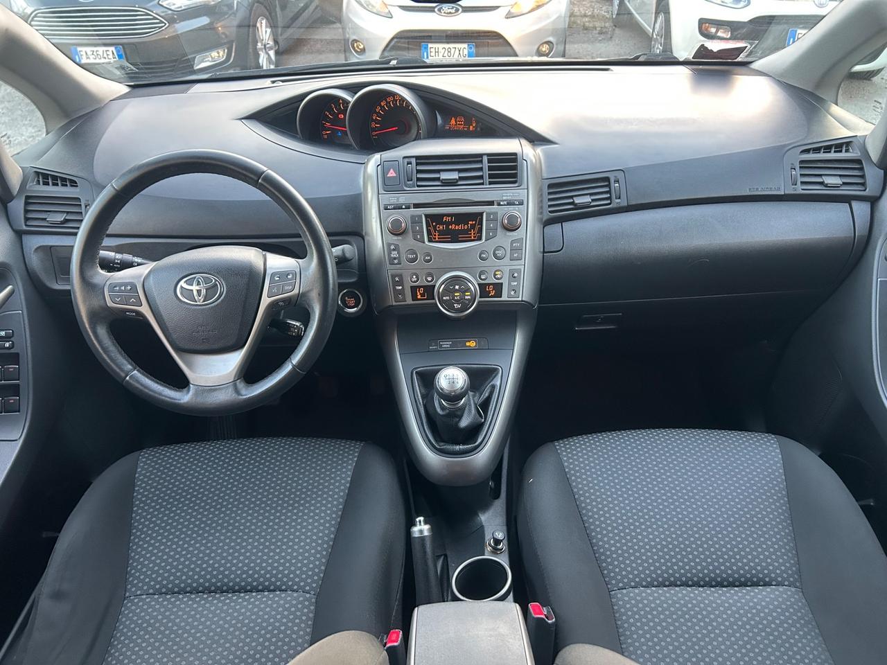 Toyota Verso 2.0 D tetto panoramico Euro5