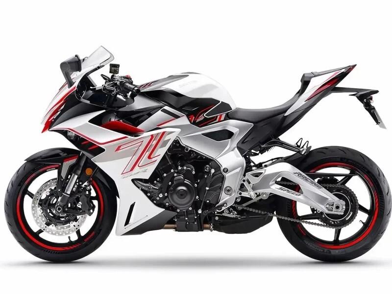 Zontes 703 RR pura adrenalina