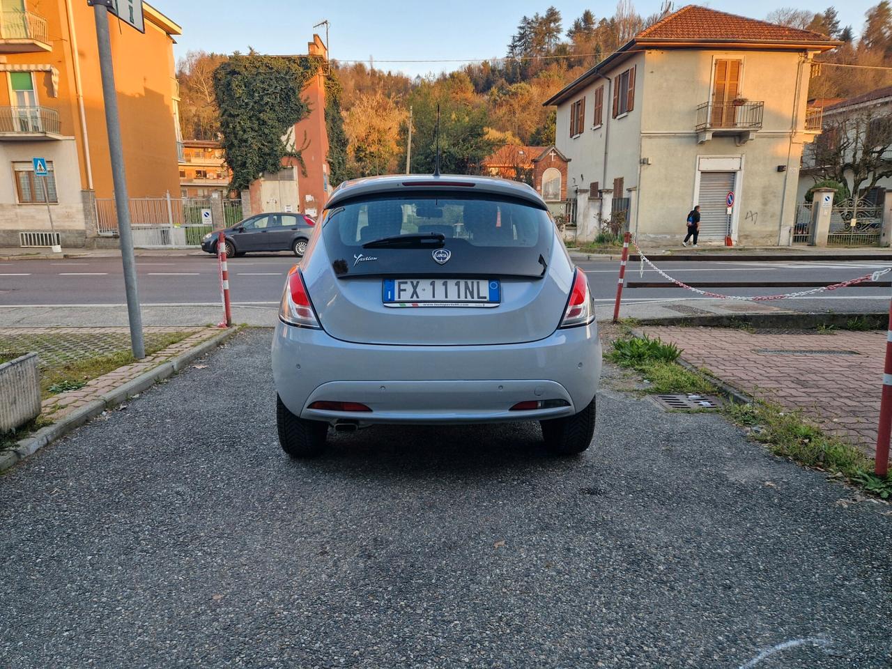 Lancia Ypsilon 1.2 70CV "64.100 km" Bluetooth, Sensori posteriori